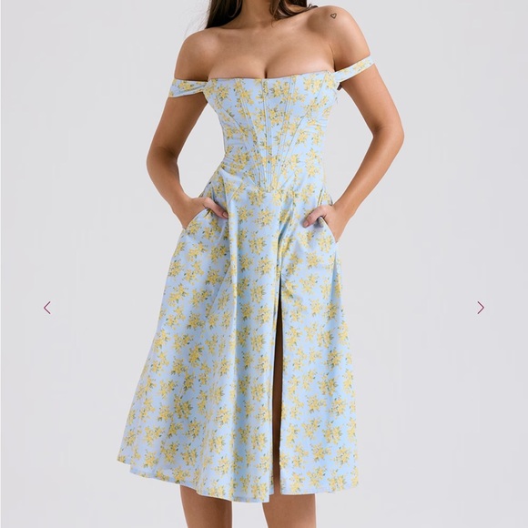 House of CB Saira Blue Vintage Floral M - NWT - Picture 3 of 13